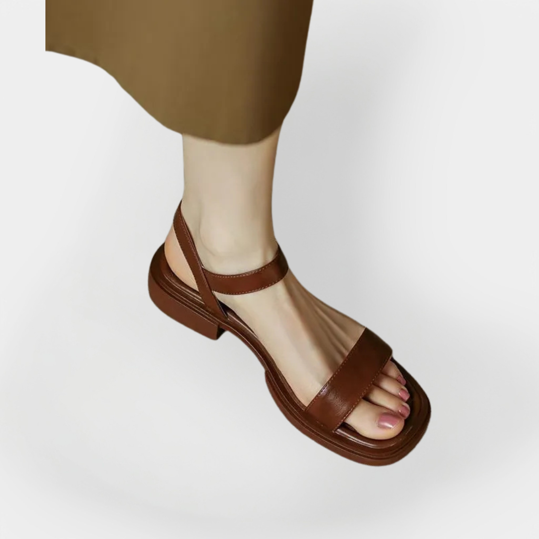 Mode Lumiére™ Sandales en cuir à talon bas