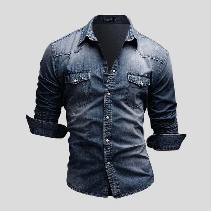 Chemise en denim au style moderne