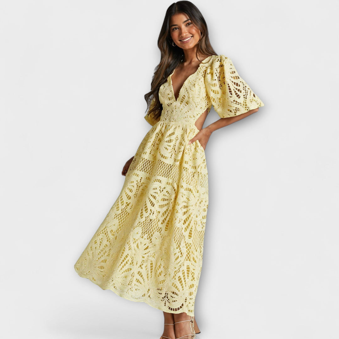 Robes élégantes avec des détails délicats