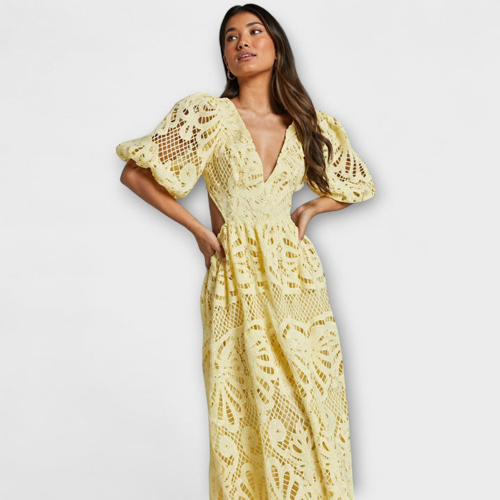 Robes élégantes avec des détails délicats