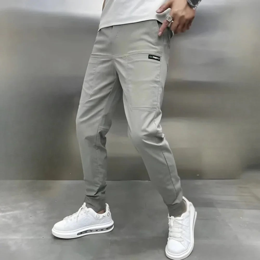 Pantalon moderne à coupe ergonomique pour un confort quotidien