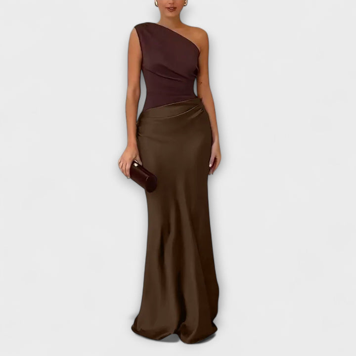 Robes maxi élégantes à une épaule et plis