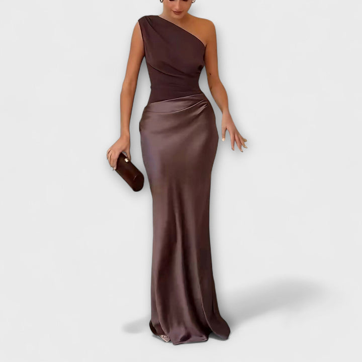 Robes maxi élégantes à une épaule et plis