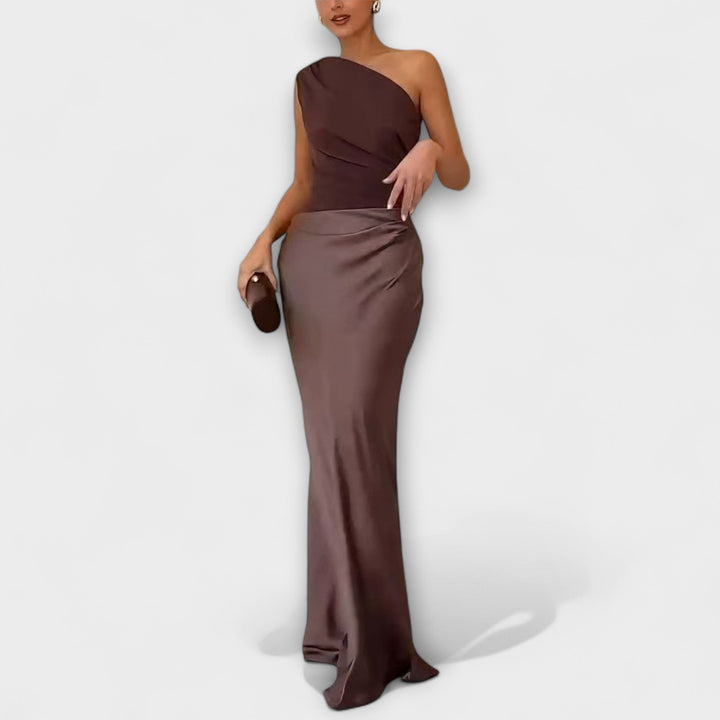 Robes maxi élégantes à une épaule et plis
