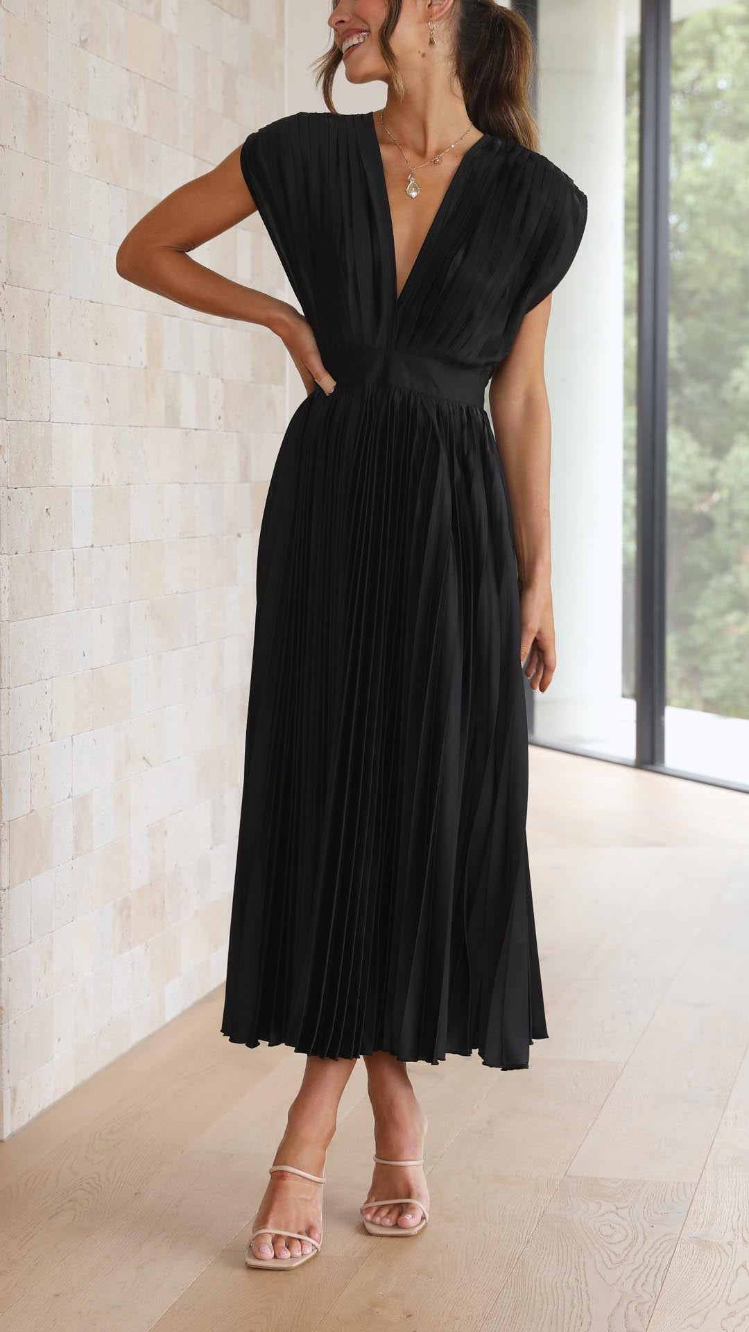 Mode Lumiére™| Robe Élégante en Plis
