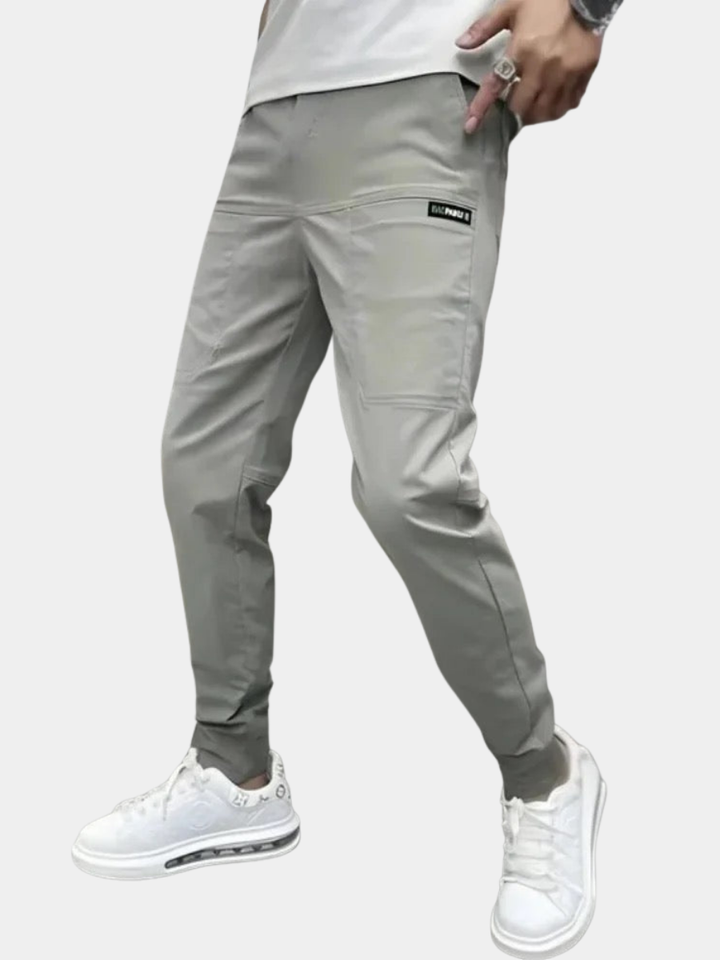 Pantalon moderne à coupe ergonomique pour un confort quotidien