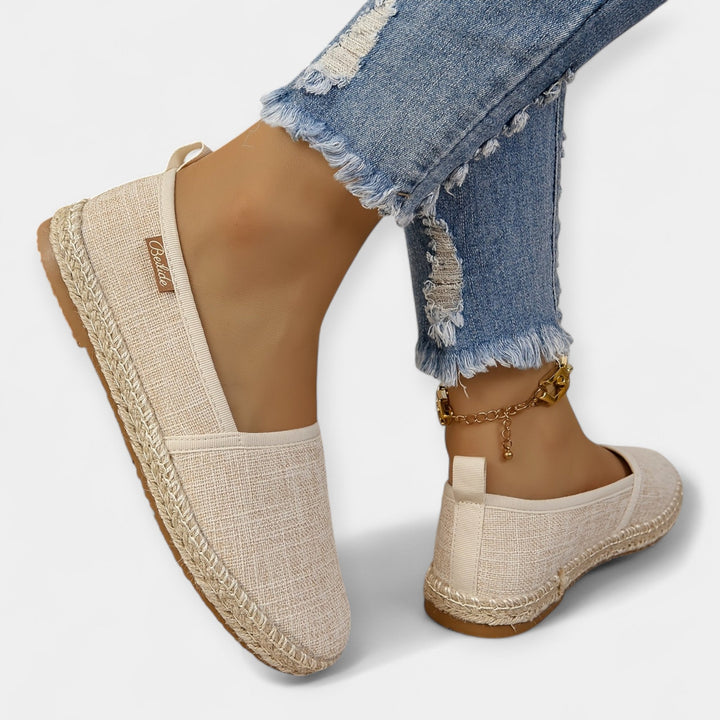 Mode Lumiére™ Lakki Slip-On ballerines