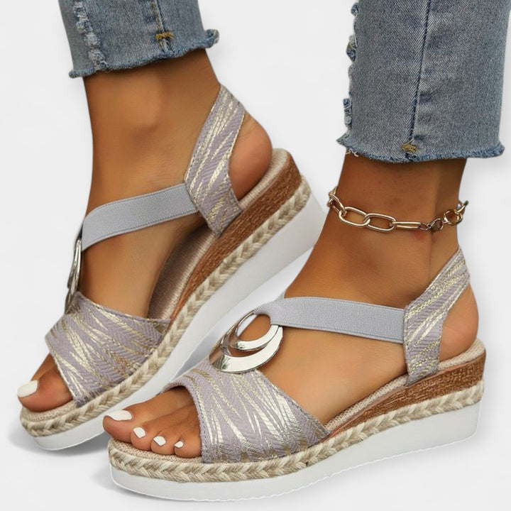 Mode Lumiére™ Sandales romaines avec tressage